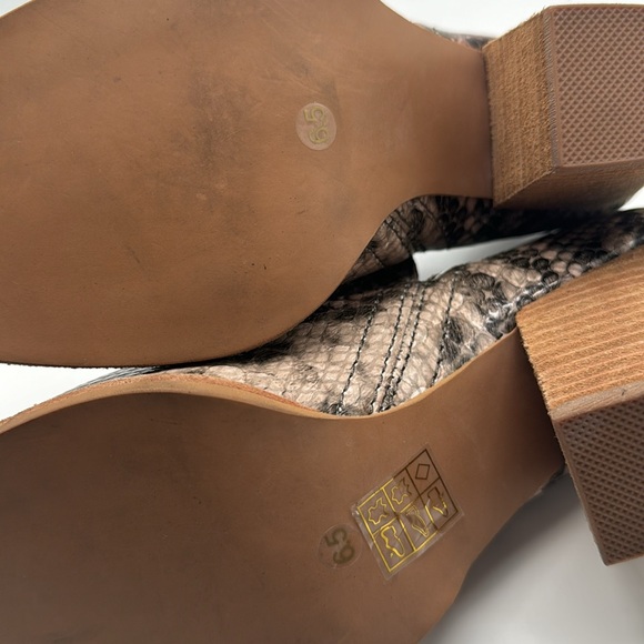 Jeffrey Campbell Python Snake Rosalee Pull On Block Heel Boot Ankle Bootie Shoe - Picture 13 of 16